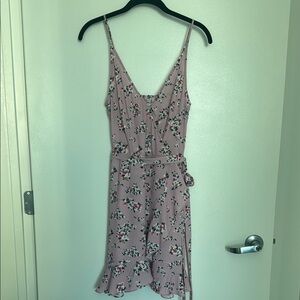 Gray Sleeveless Sundress with Spaghetti Straps and V-Neck for Casual Wear
